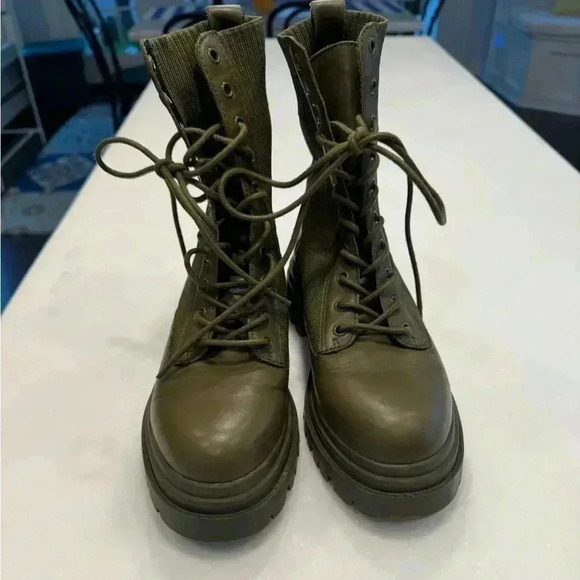 Aldo women’s combat boots olive lace up with chunky sole. Size 7 NEW - Picture 1 of 9